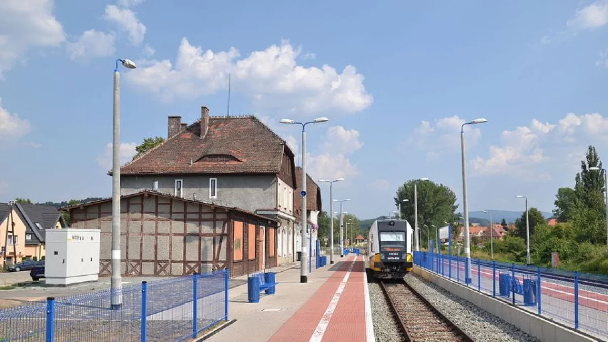 Dworzec w Kudowie-Zdroju czeka duża przebudowa. PKP wybrały projektanta, finał inwestycji w 2029 roku