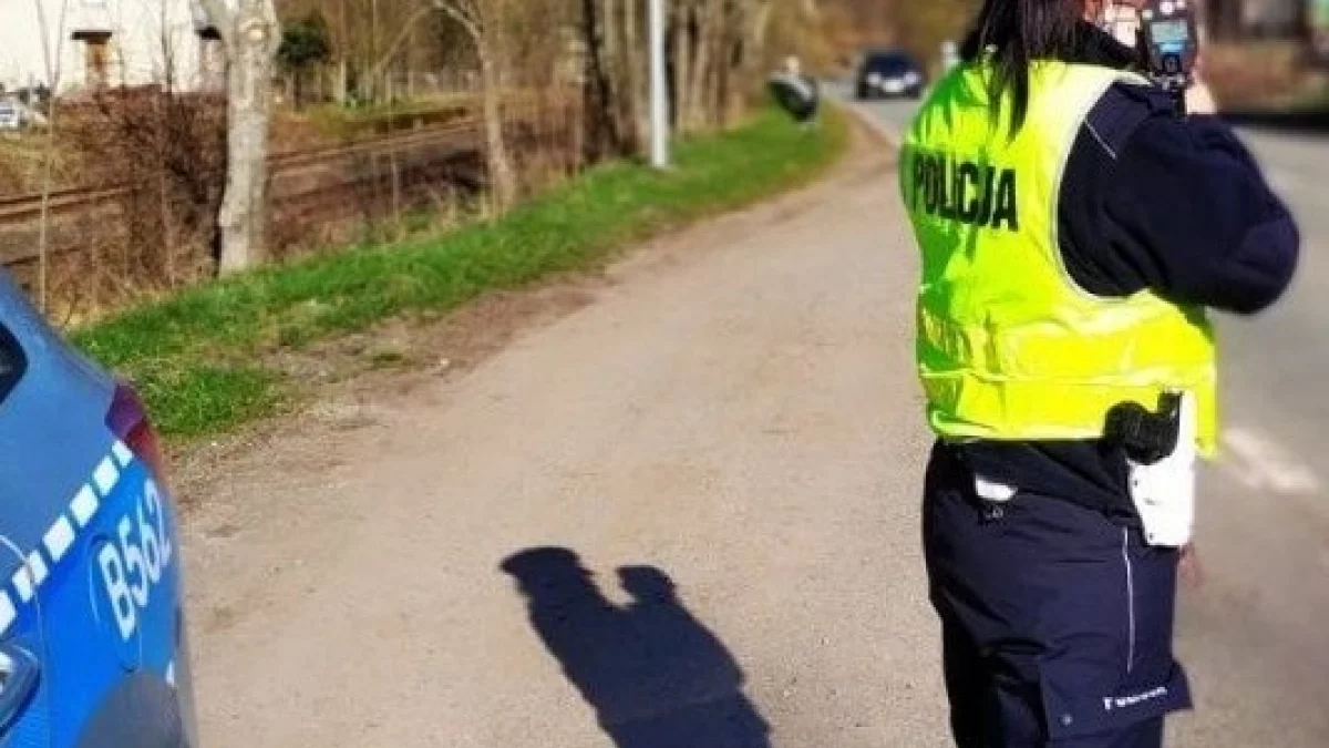 Powiat kłodzki. Zdecydowanie za szybko. 156 km/h i koniec jazdy dla 33 - latka