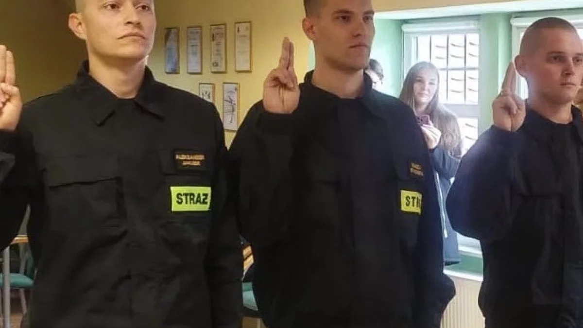 Uroczyste ślubowanie nowych strażaków w KP PSP w Kłodzku [galeria]